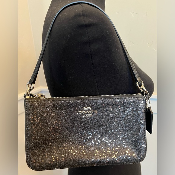 Sold - Picture 1 of 9